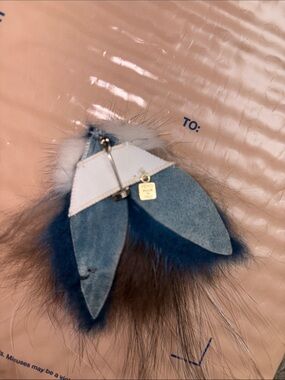 AUTHENTIC FENDİ  Faux Fur BROOCH Blue, Brown & White